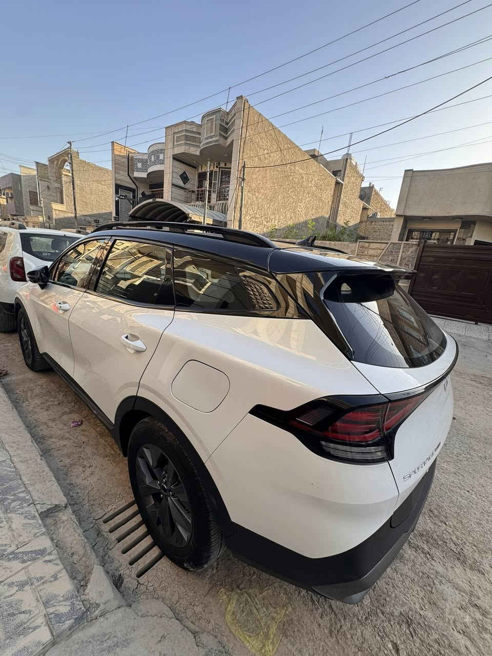 للبيع كيا سبورتج موديل 22
وارد صيني تجي القياس الكبير لارج المرغوب ومواصفات اعلى من الجيتي لاين فول للأخير رقم بغداد ماشية 41 الف كيلو  السيارة بيه بارد بالباب داخلة للعراق شهر السابع سنة 24 للاتصال ***********
 السعر 20800 $ مكان السيارة السيدية
