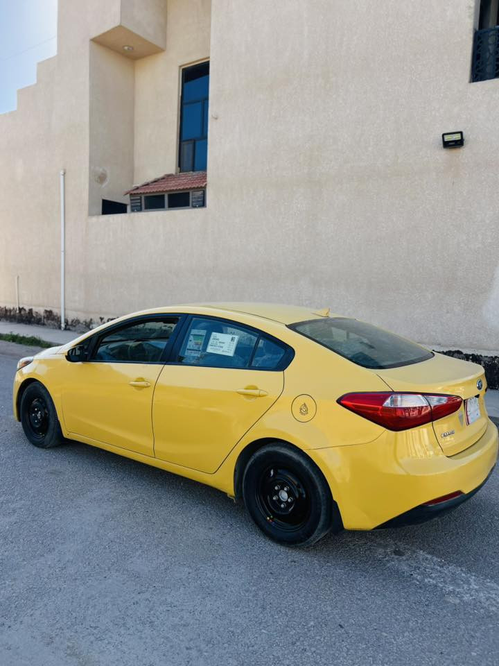 سلام  عليكم بيع سريع فورتي 2014كير ومحرك وحداديه كفاله تخم تاير جديد مال جناي جاهزه الاخير مكينه2000دوش المروغوب 
السعر97وبيها مجال 
الاتصال***********
مامتواجد بلخاص 👆👆
مواصفات السياره 
شاشه 
تحكم استرين 
حساسات
