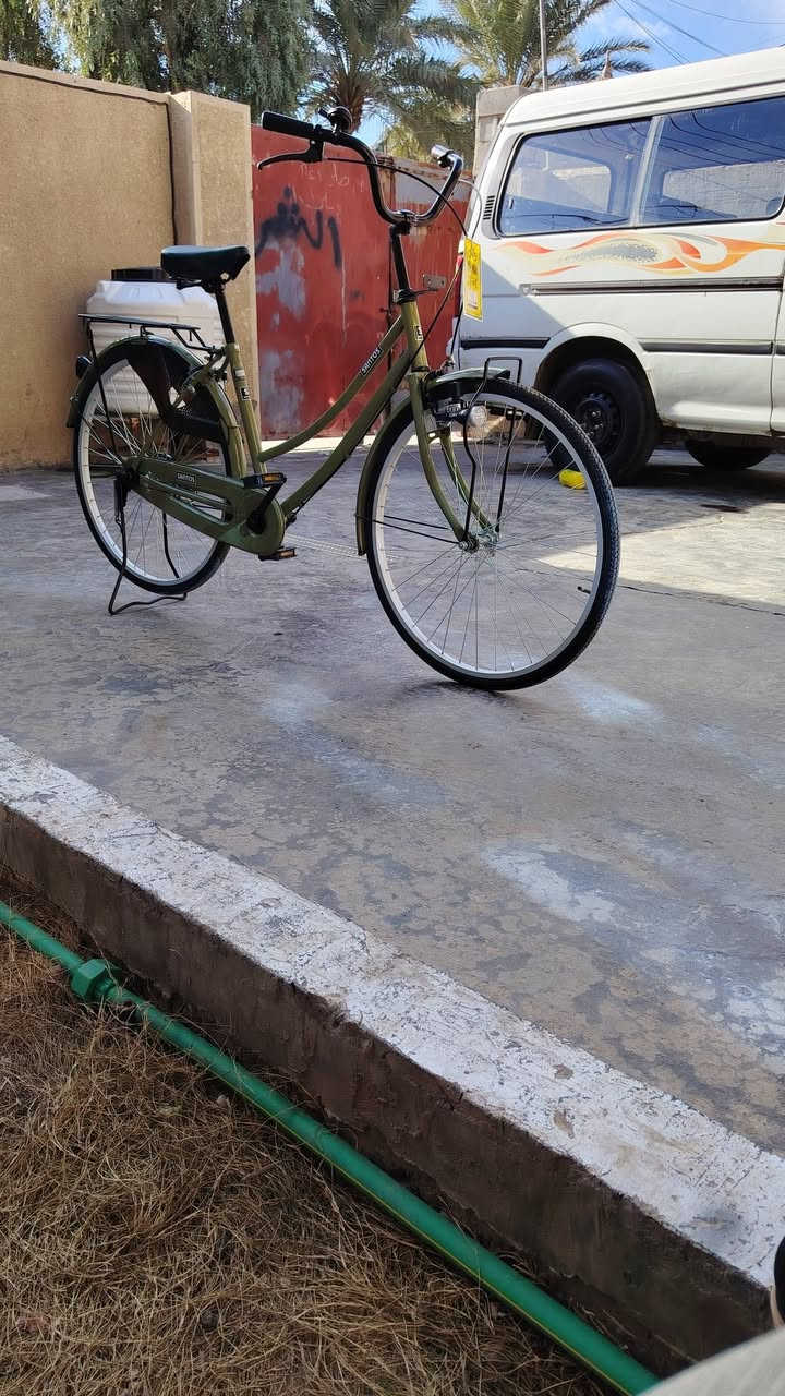 السلام عليكم  باسكل للبيع  موديل 2022جديد ماصارلي شهر من نزلته شركه سانتوس العنوان بغداد الرقم  واتساب***********
