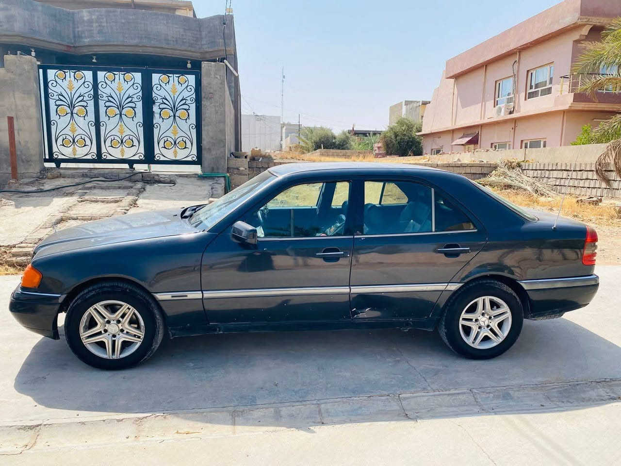 مرسدس موديل 94 محرك بطه 2ونص لا صبغ لا ضربه
لا غرامه رقم انكليزي أربيل تايرات صدر باتري جديد
عنوان خانقين *********** سعر 52
