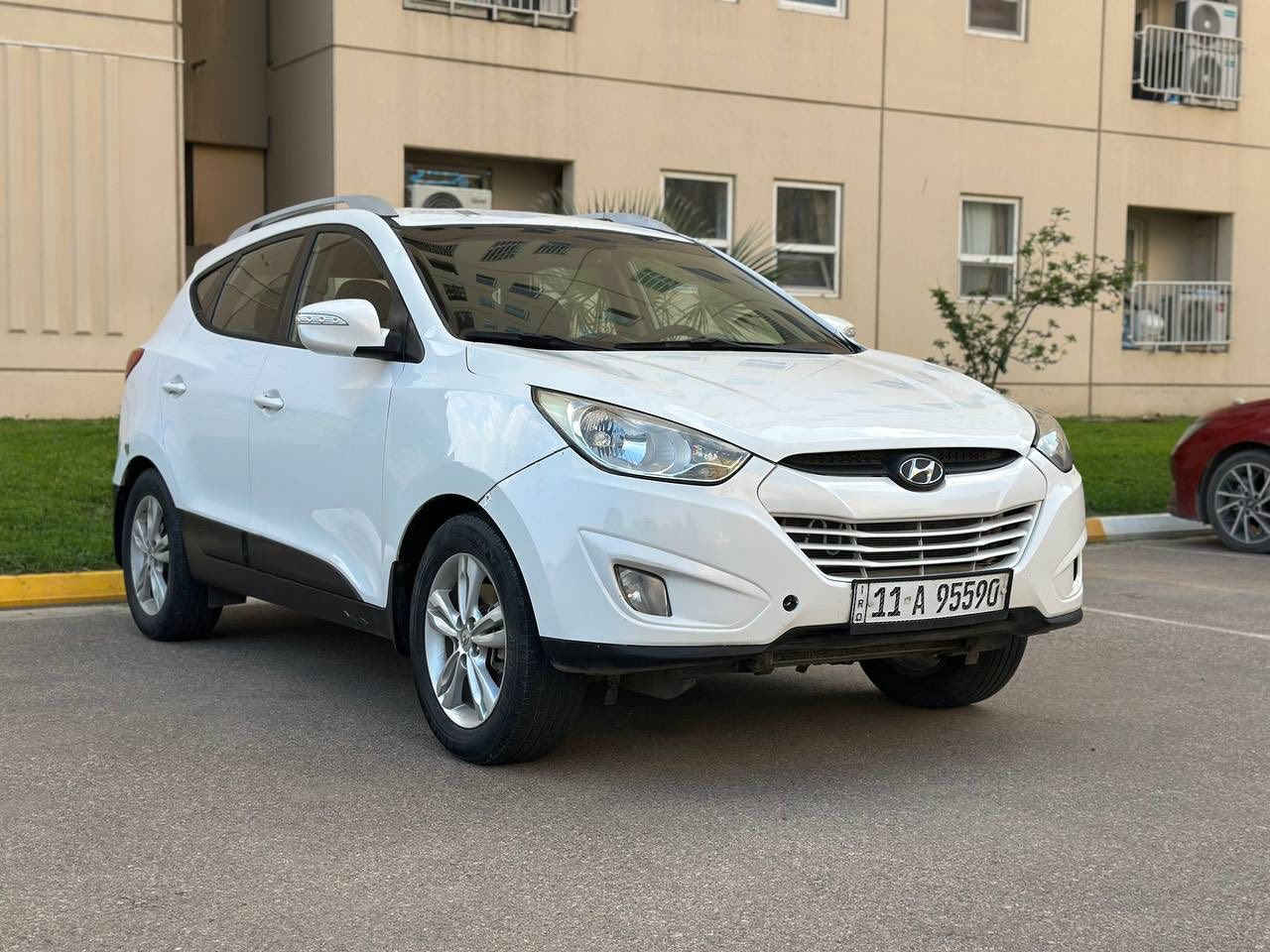 توسان خليجي ٢٠١٢ للبيع او المراوس
مكينة ٢٤٠٠ مكفول 
گير محرك كهربائيات حدادية كلها جيدة 
بيها ٣ قطع صبغ ( فقط صبغ بدون حادث ولا معجون ) اثر جراد 
سيارة حلوة وبالعافيه على الياخذها 
سعرها ١٢٢$ وبيها مجال 
***********
