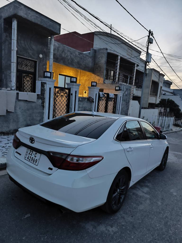 Toyota camry 
مودیل 2015 
مواصفات SE 
بیھا خمس قطع صبغ بدون دواخل و بدون ارباک 
کیر و محرک بشرت 
 350 $  غرامه ینزل من السعر 
رقم و سنوی جدید 
سعر 130$ ورقە و مجال 
مکان سیارە زاخو
رقم موبایل
 *********** زاخو, دهوك
