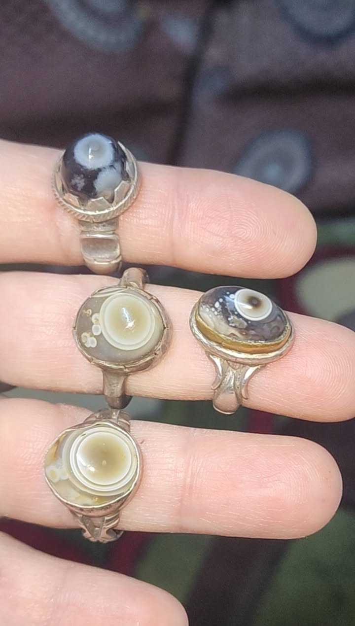 خواتم إسليماني عيون روعه للبيع كلمن وسعره واذا شلع بيهن مجال يوجد توصيل كافه محافظات


**إذا كنت صاحب هذا الإعلان وتريد حذفه لأي سبب، رجاءا أرسل رسالة إلى الدعم الفني**