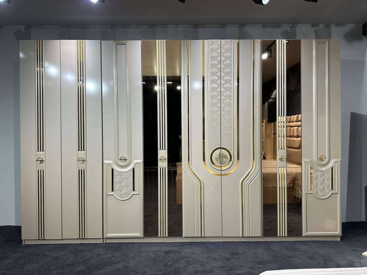 شركه اثاث الايطالي الغرف النوم
#اكسبلور.  تصميم فريد تجمع بين الأناقة 

والراحةوالهدوء …
أستعد للحظات لا تنسى مع غرفة نوم

ضمان 5 سنوات 

شركه اثاث الايطالي الغرف النوم 
الفرع اول بغداد دجله 
الفرع الثاني البصره حمدان مخازن جمله ومفرد

خدمات النقل والتركيب  داخل بغداد والبصره مجانا 

يوجد توصيل الى جميع المحافظات 

رقم خدمه الزبائن : *********** #بغداد_بصرة_موصل_كربلاء_اربيل_نجف_الكوت_السماوة_تكريت_ديالى_حلة_نجف_الانبار_ديوانية #بصره_بغداد_اربيل_جاري_الفولو_مي_اكسبلور #اكسبلور_فولو
