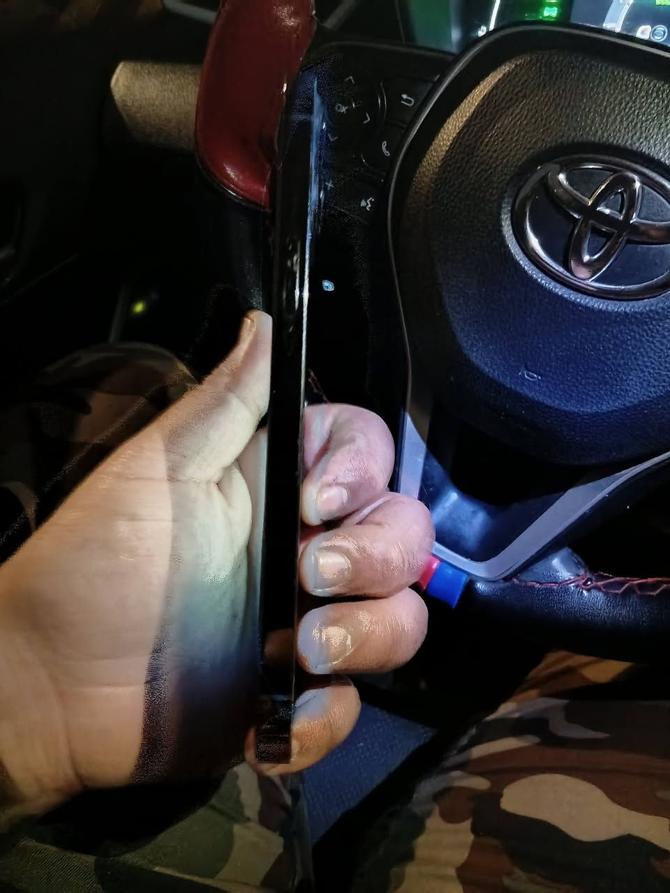 ايفون ١٢برو ماكس ذاكره ٢٥٦ مبدل شاشه وضهر مكسور بطاريه ٧٨ فيس ايدي واكف سعر ٣٠٠ الف
***********
