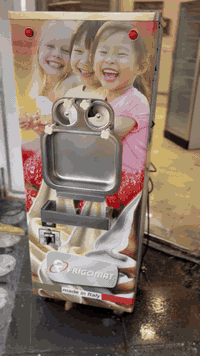 مكاين مرطبات للبيع 

مكينه سوفت فريكمات 

مكينه سوفت تكنوجل 

مكاين ازبري سلاش ايطالي للبيع مكاين التركي مو للبيع

مجمده عاموديه 

مكينه دي ئس 5 كيلو ايطالي

للئستفسار فقط على رقم ***********
