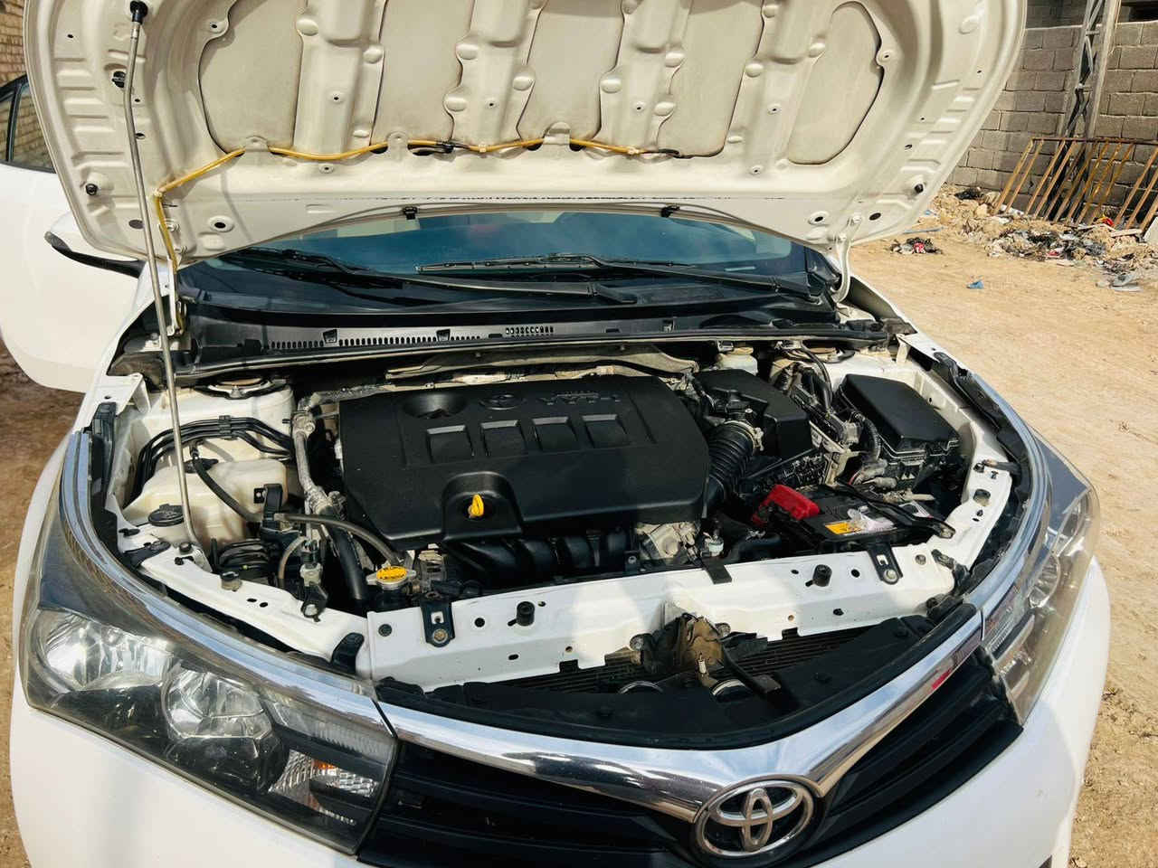 السلام عليكم كورلا موديل 2015شركه عامه رقم بغداد بسمي مكينه كير. على وضع الشركه  حداديه تدفئه تبريد كله على وضع الشركه بيها قطعتين صبغ بدون دواخل اثر شخوط مكفوله من الضربه السياره جاهزه من كل النواحي 
السعر.   138.  
الاتصال على الرقم ***********
المكان كوت مركز المدينة
