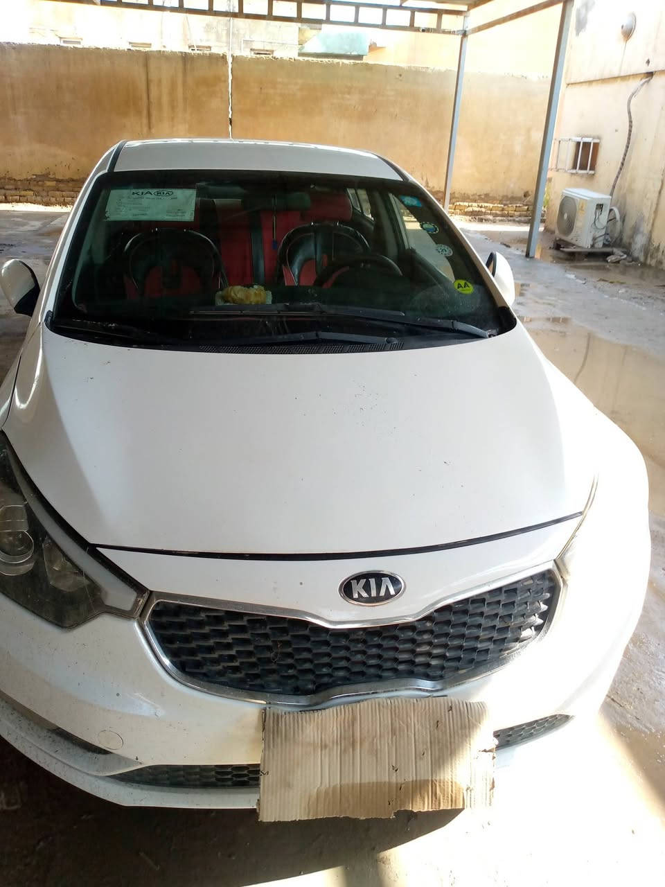 السلام عليكم عندي سياره سيراتو موديل 2014رقم بغداد مصبوغة عام مضروب بجم فقط والباقي مكفولة محرك وكير وحداديه ٦٠٪ السعر ٨٠ ورقة هذا رقمي ***********
