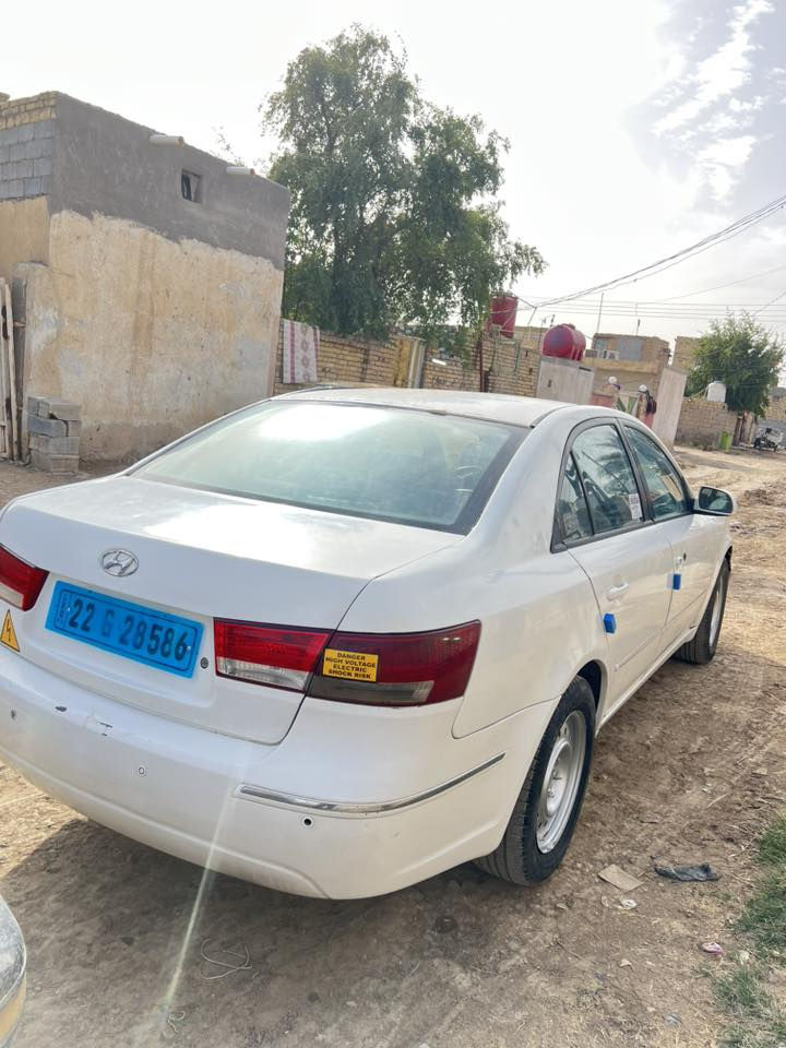 سوناتا موديل ١٠ كصه جنطه بانزين
متومه نكليزي شمالي مكينه ٢٤٠٠
حداديه وتبريد وكير ومكينه كله خير من الله 
سياره كارتون وجاهزه مكاني شطره سعر ٣٨ 
***********
