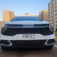 للبيع سيارة كيا سبورتج خليجي موديل 2023 خالية من اي حادث مواصفات الخلي...