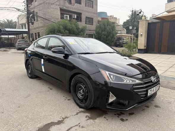 ***********
النترا 2020 فول مواصفات فتحة بصمة بصمة ابواب شاشة كامرة دوارة كشنات تدفئة رادار مثبت سرعة نضام توقف ذاتي ثلاث انضمة قيادة تحكمات ستيرن  حساس امامي خلفي اشاير بلمري مكينة 2000دوش حادثهة بنيد وخشم جاملغ بدون دواخل وبيهة نص قبق الجنطة صبغ كير ومكينة كفالة رقم سليمانية بأسمي هزة وسنوية جديدة السيارة جديدة وجاهزة مكاني بغداد 
السعر 127 وبيهة مجال غير متواجد ع الفيس 
***********
