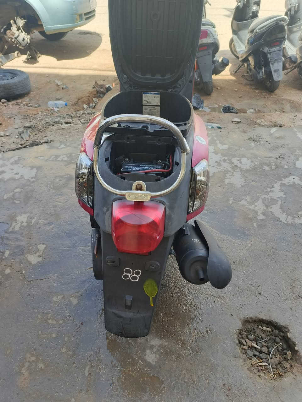 السلام عليكم بوليس حاويه صارشهر من امطلعيه كفاله عامه موديل ١٢ السعر ٨٥٠ اوبيه مجال فقط الشراي يتصل مكاني امسبب ***********
