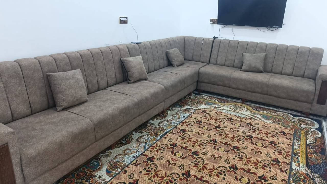 سلام عليكم ديوان جديد مامستخدم ٧ أمتار شغل درجه وله مكاني حله شارع ثمانين مال كربله سعر ٥٥٠ رقمي ***********
