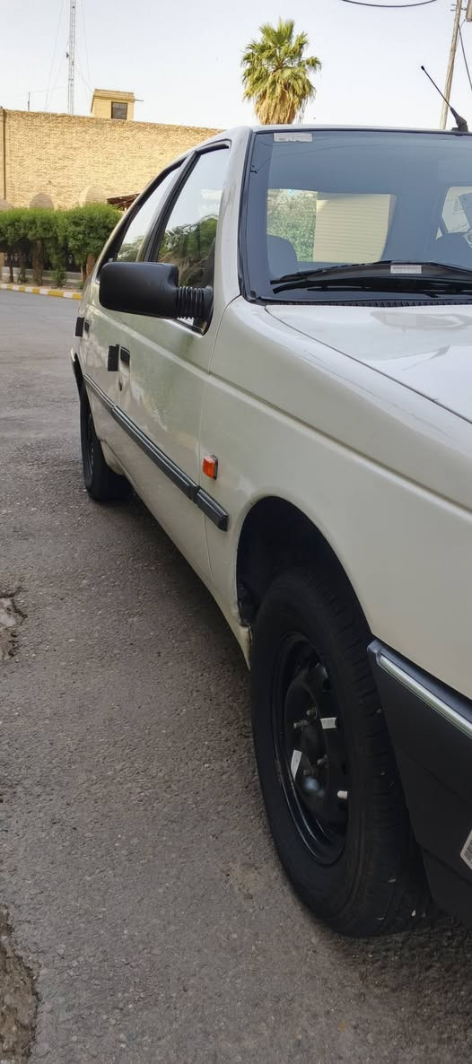 بيجو روى 2009 السعر ٣٢$ وبيهه مجال لا اطول بالتفاصيل ولا اتعبك للبيع الشراي يتصل واني اسف لان اكو جماعة يخابر ويتعبك حشى الطيبين وربي يحفظكم 
*********** والشراي يتدلل
