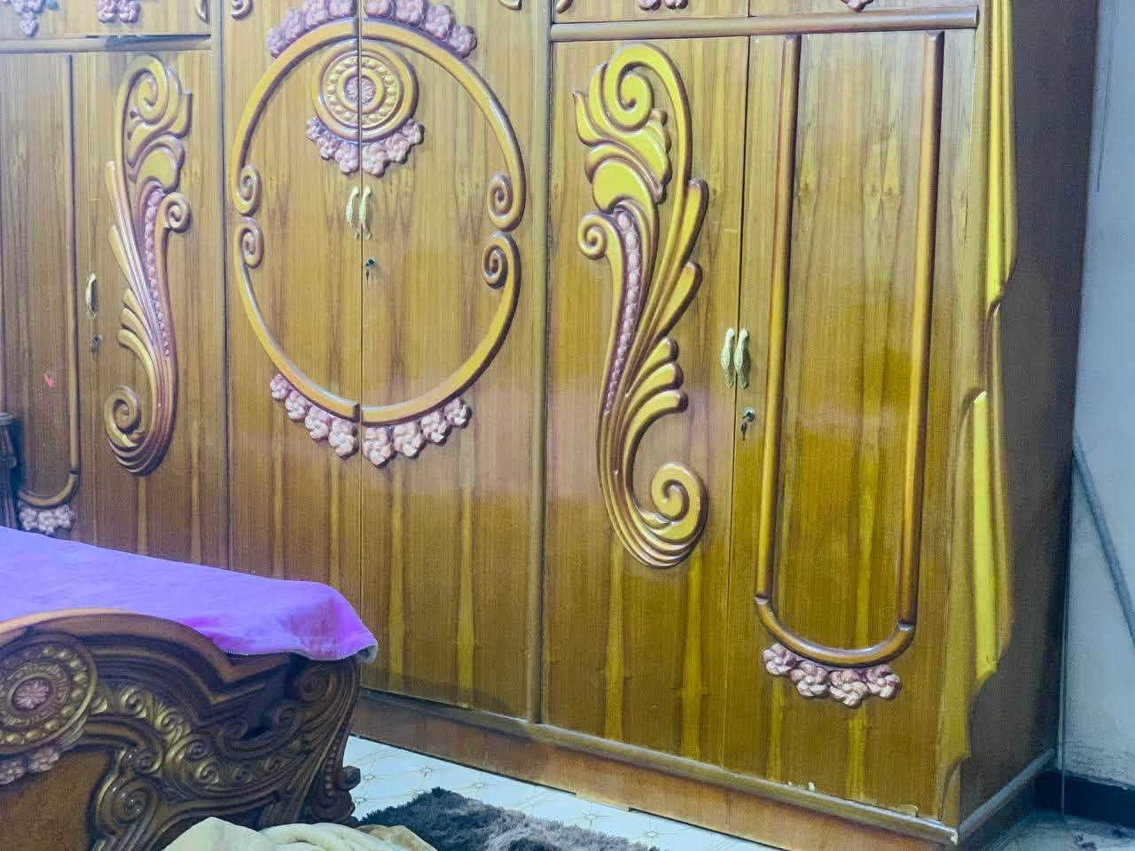 السلام عليكم
غرفة اخشاب نظيفة جدا للبيع مستعجل عليها 
ستت ابواب وملحق مع ملحقاتها موضحة في الصور 
عنونها بغداد مدينة الصدر 
***********
قيموها واخذوها
