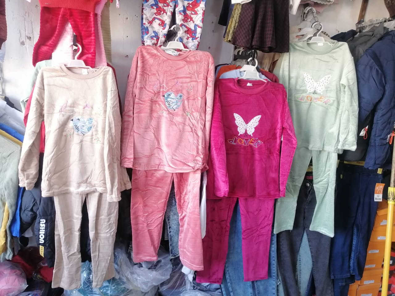 #تراك ولادي قديفه وموديل ثاني محير ٨ل١٣سنه ب٦٥٠٠
#تراك قديفه بناتي ٤ل١٢سنه ب٦٥٠٠
#توصيل مجاني داخل الفلوجة في استلام الطلب فقط فقط
#العنوان_فلوجة_حي الشهداء شارع مرطبات مشمشه مقابل عيادة دكتور وليد الفهداوي مجاور مكتب العراب للموبايل
#للحجزخاص او واتساب ***********
***********
