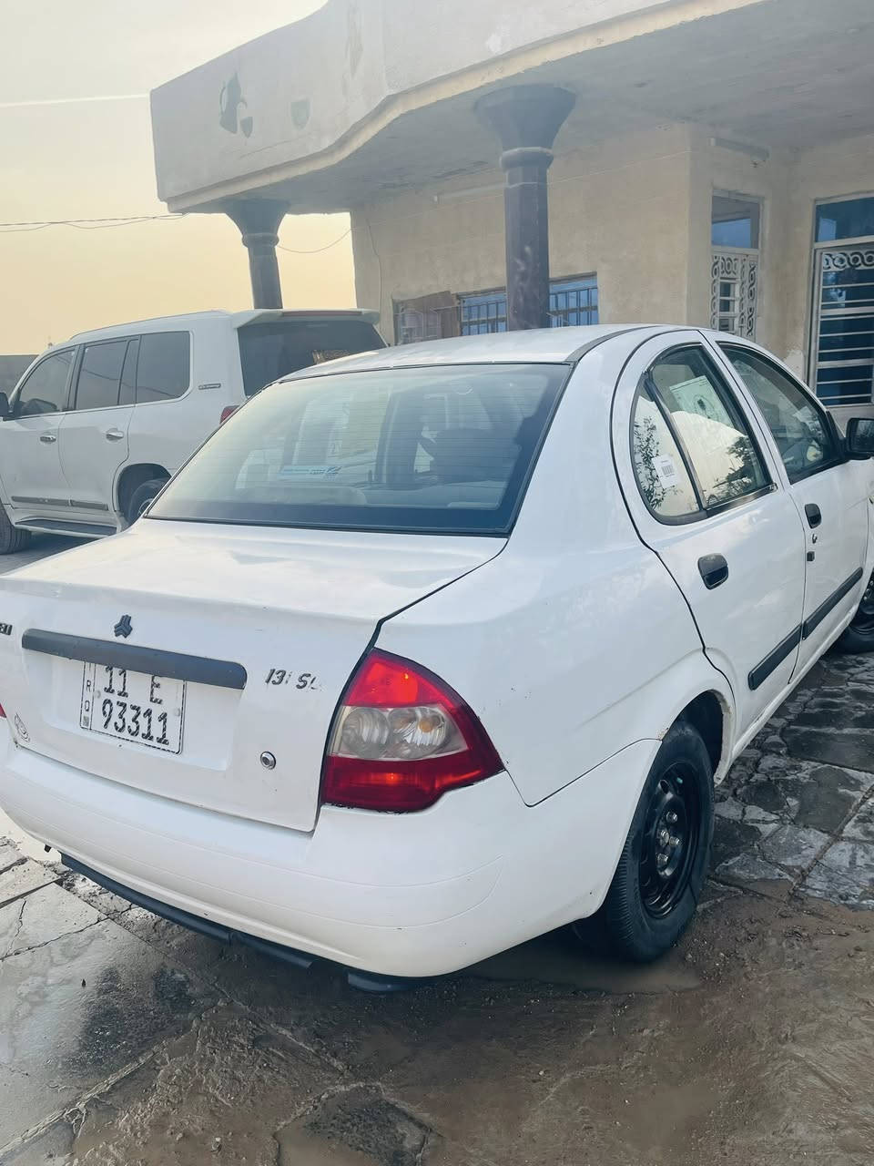 للبيع طيبه ٢٠١٣رقم بغداد إنكليزي باسمي  كير ومحرك جدد تخم تاير صدر امامي وخلفي جديد السياره دواخلهه نظيفه وكهربائياتها كلها شغاله السياره جاهزه من كلشي ومكفوله بيها فقط الجاملغ الأمامي مصبوغ مكاني بغداد جسر ديالى الجديد السعر ٣٦بيها مجال قليل 
الرقم/***********
