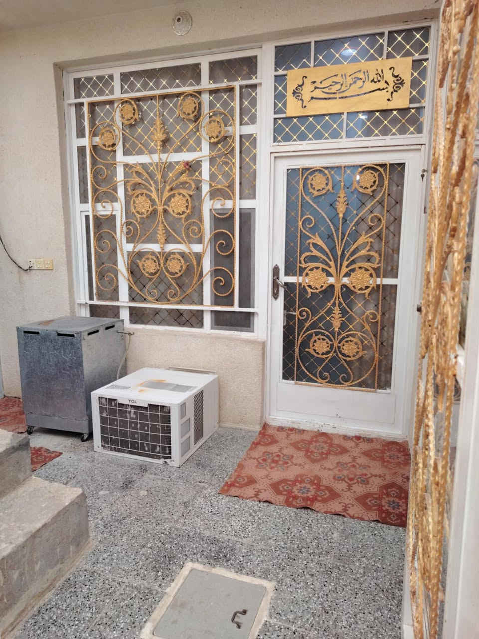 بيت حديث بمساحة80 متر سند 25 اقرار محكمه يحتوي ع غرفه وصاله ومطبخ ومجاميع صحيه عدد2 بسعر 55 في الحسينيه شارع البزل الرئيسي قرب مطبخ العتبه وجامعة الزهراء يبعد عن الامام 8 كيلو تقريبا للاستفسار ***********
