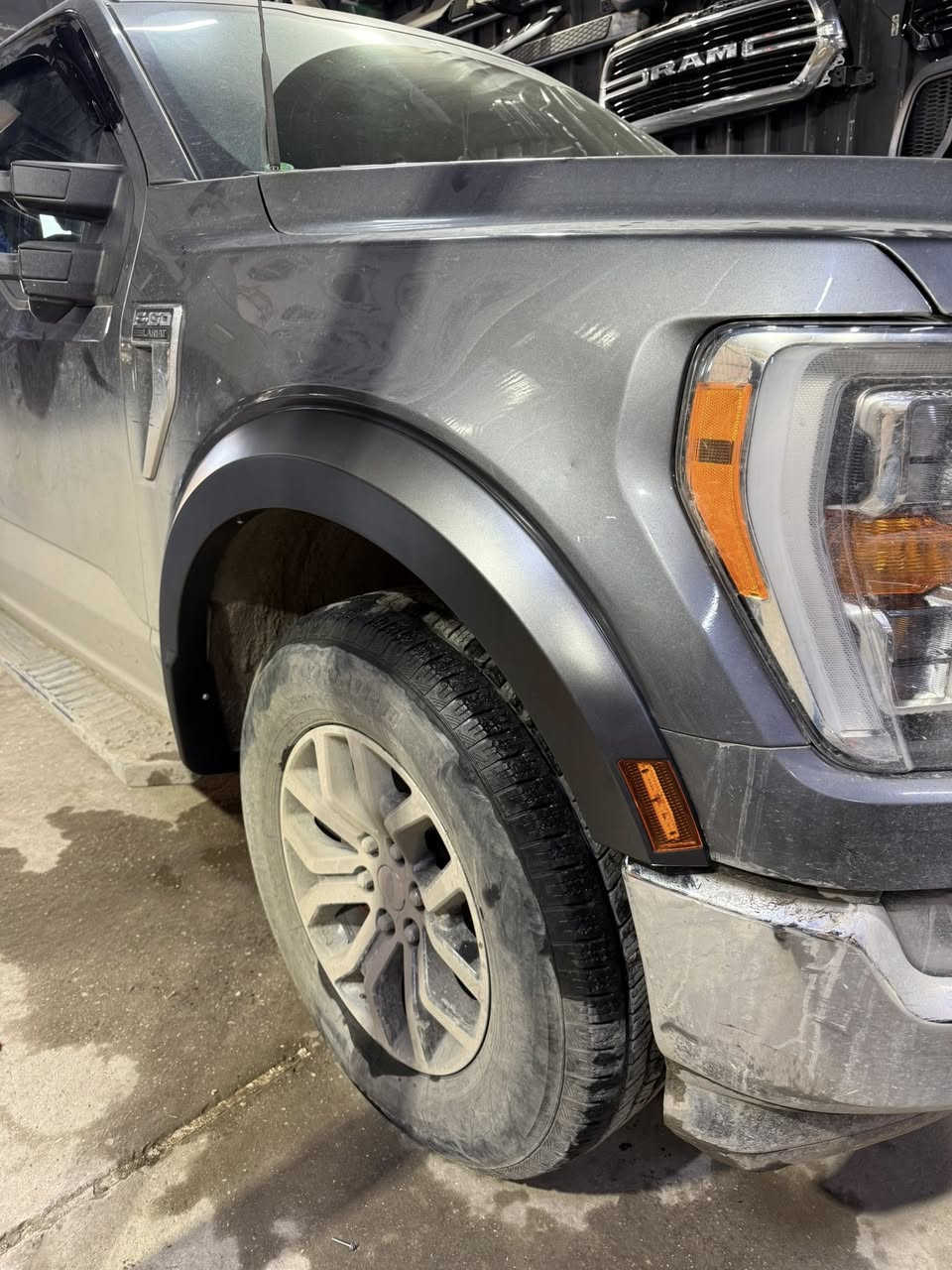 فورد F150  موديل 2022
🔹تركيب تخم نفخات ام لد مسح 
🔹تركيب محجر بدي 
🔹تركيب تخم مطريات 
🔹تركيب مراية جانبية
🔹استبدال زيت وفلتر اصلي 

📍📍العنوان ::👇
‏‎بغداد _شارع فلسطين _مقابل محطة وقود باب المعظم  و الاسواق المركزية مال مستنصرية 
داخل الفرع اول كراج على اليمين‎
مركز تراكات العراق 🇮🇶 

متواجدين يومين عدا يوم الجمعة  من الساعة التاسعة صباحاً وحتى الساعة السابعة مساء 
‏‎
‏‎يوجد توصيل لجميع محافظات العراق 🇮🇶  يرجى الاتصال خلال اوقات الدوام 
***********
***********
📍موقعنا مثبت على خرائط كوكل و ويز👇
استخدم Waze للقيادة إلى Baghdad - بغداد: https://waze.com/ul/hsvztdruvs
