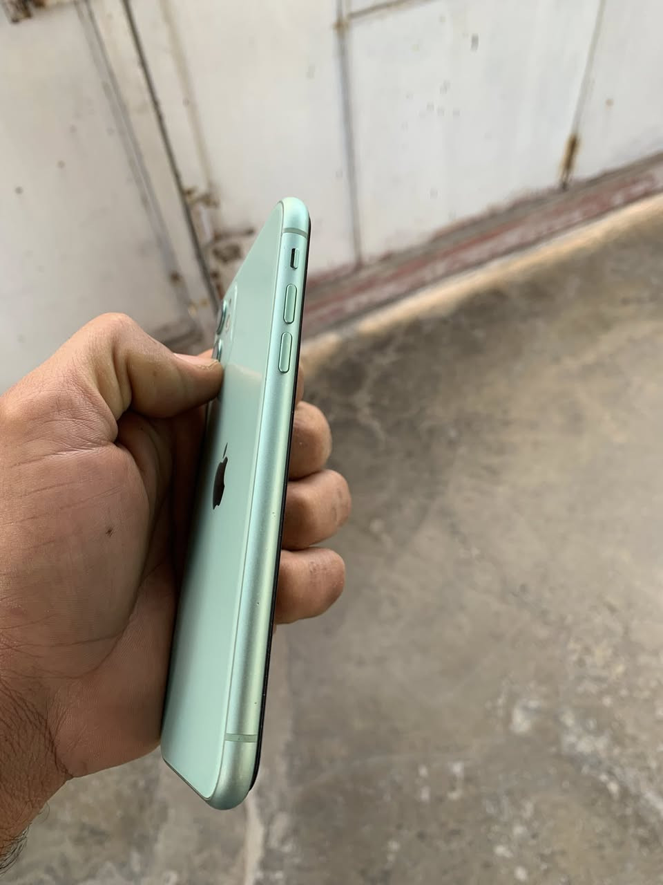 السلام عليكم 

ايفون 11 نضيف جداً شحن 8 ساعات متواصله مكفول عدا البطاريه مبدله ..ذاكره 64 

السعر 200 نهايته  بغداد الدوره *********** بي واتس
الجهاز ضمان اسبوع
