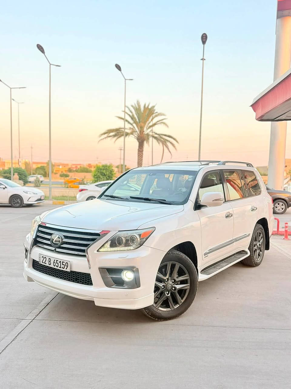 2013   LX570  خليجى  بريم
فول فول مواصفات كلش جديد مكفولة كفالة عامة حتى دعامية ماشية 200 الف حقيقي   
بسمى سياره  رقم اربيل دولي جديد جاهزه من كلشىي شرط 
گير و محرك  شرط  الفحص بدون عيب   
مواصفات
{ بصمه _ فتحه _ رادار _ داخل مشمشى _ كاميرا 
_ كشنات تبريد و تدفيه _ 3 شاشه _ ستيرن كهربائى 
_ سنوق شفط _ جكات _ بعد هوايه مواصفات 

مكان  كركوك. السعر 328 $❤️
***********
