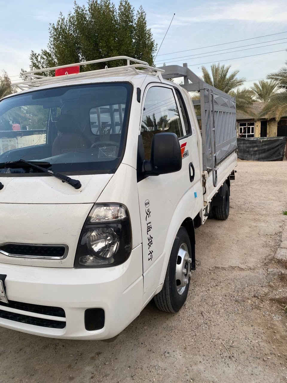 كيه حمل فحل مفتوح للبيع 
٢٠١٨
مكفول من الضرب والصبغ والتكحيل على وضع الشركه بي بعض الشخوط _ مكينه جديده حاويه شادله
تحكم بالاستيرن 
حساس 
محوره التايرات ١٤ 
رقم كربلاء المكان بابل حله السعر ١٣٣ بي مجال
***********
