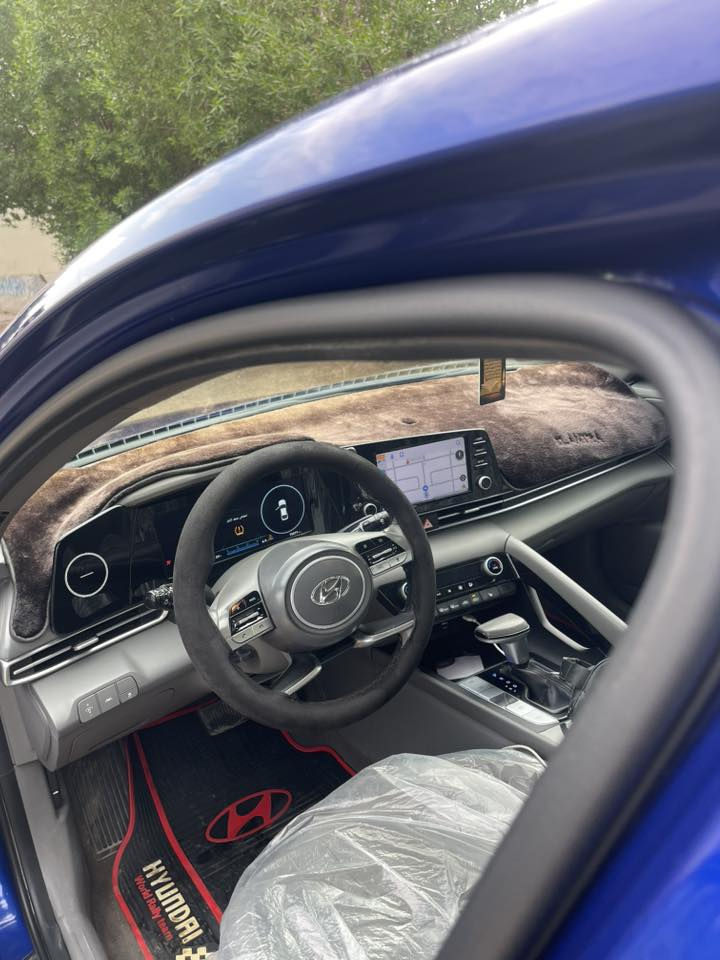 السلام عليكم
النترا 22 وارد امريكي 
محرك 2000 دوش (المرغوب)
بدون دوانز بانزين عادي
فول مواصفات عدا الفتحة 
لون حبري مميز
تشغيل عن بعد
قيادة ذاتية
بصمة ترحيب
رادار 
شاحن لاسلكي
شاشة كار بلي
ثلاث وضعيات قيادة (سبورت، سمارت، ايكو)
مثبت سرعة
هاند بريك بصمة
بيها بعد خير من الله مواصفات
رقم اربيل دولي
تحويل وكالة موجود.
السعر 140 
حادث سطحي موضح بالصور
المكان بغداد
***********
واتساب موجود
