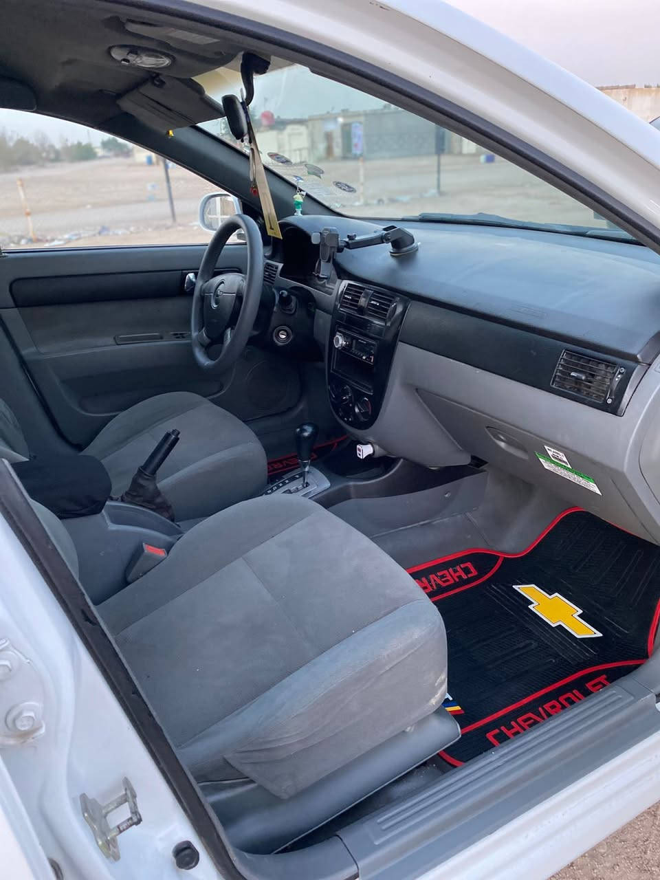 سيارة اوبترا موديل 2011
كفالة عامة ، مكينة كير مكفول ، سيارة بأسمي شرط التحويل ، تبريد شغال ، بيها بارد بالداير صفحة السايق ، السعر 85 وبيها مجال 
للاستفسار 
***********
