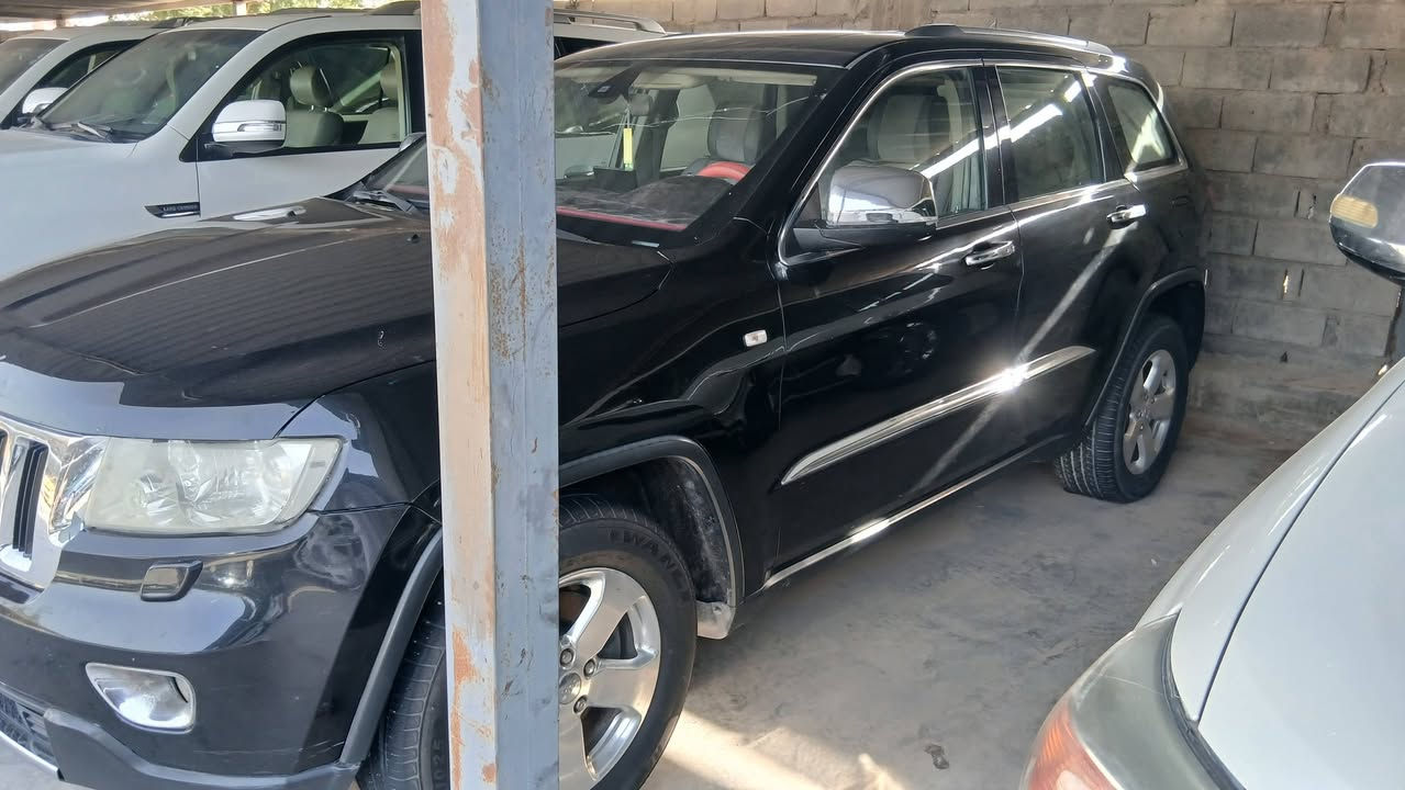 جيب ٢٠١٢ فول مواصفات بغداد صبغ باب خلفي السائق وبارد ب ١٥٣ مكاني بغداد ابو غريب *********** ترهم مراوس حسب القناعه
