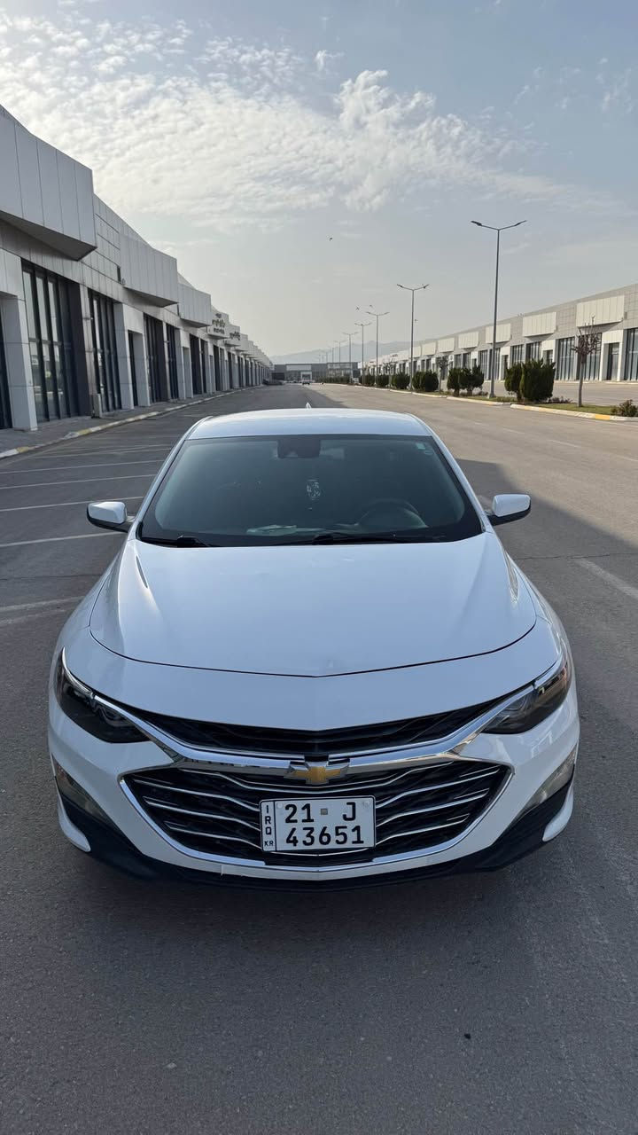 ‎ماليبو موديل ٢٠٢٣ مواصفات LT2
لوحة سنوية جديد ٢٠٣٠ 
بيها قطعة كلير جاملخ خلفي و جاملخ امامي صبخ 
محرك 1.5 توربو محرك گير ما مفتوح 
مواصفات 
رادار 
كشن كهرباء +تدفئة 
حساس امامي خلفي 
شاشة كاميرة 
گير عادي+اوتوماتيك 
اوتو ستوب 
بريك بصمة 
السيارة بدون نقص 
مكان السيارة سليمانية 
سعر ١٢٧ومجال 
*********** السليمانية, العراق
