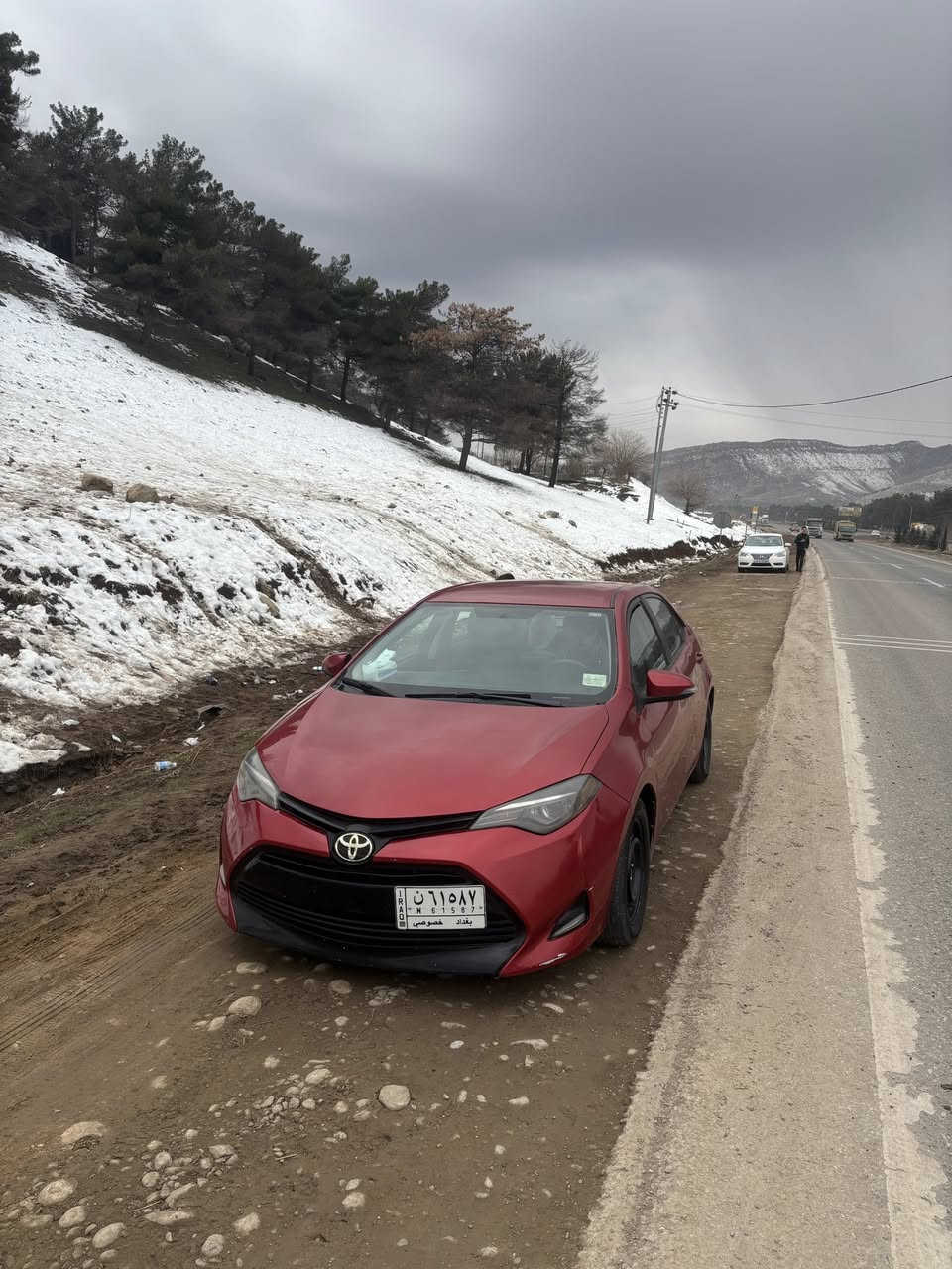 كورلا 18 مكينه نضيفه سياره ماشيه 65 و عليها كير جديد قبل شهر مشدود حاويه السياره كامله ما ناقصها شي السياره مصبوغه حزام الي تفيده يدخل خاص سعر 105 و بيها مجال و رقم الجهاز***********
