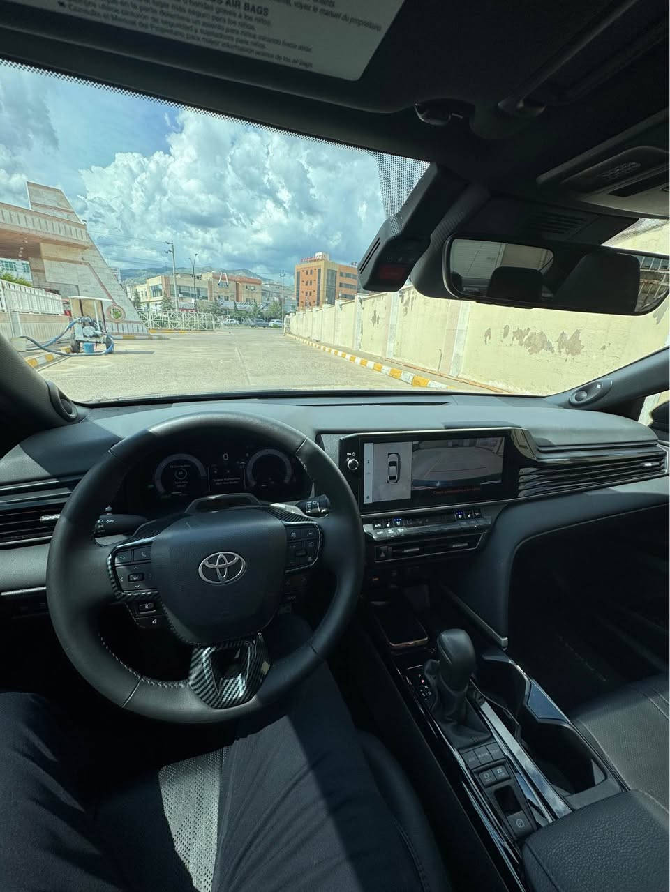 Toyota Camry XSE hev 2025 
Clean title كلين تايتل 
٦ الف ميل ماشية
جاهزة بدون مصرف 💯

مواصفات فول فول ١/١ XSE 
داتاشو، خمس كاميرات، بانوراما، كشنات تبريد و هيتر
بصمة و رادار و حساس و شاشة كبيرة و سماعات JBL 
بعد بيها مواصفات اهواي

سعر 🔥 285 ورقة و مجال
مكان عقرة "ئاكرئ"
واتس اب و كورك ***********
0750-7739471 اكر, نينوى
