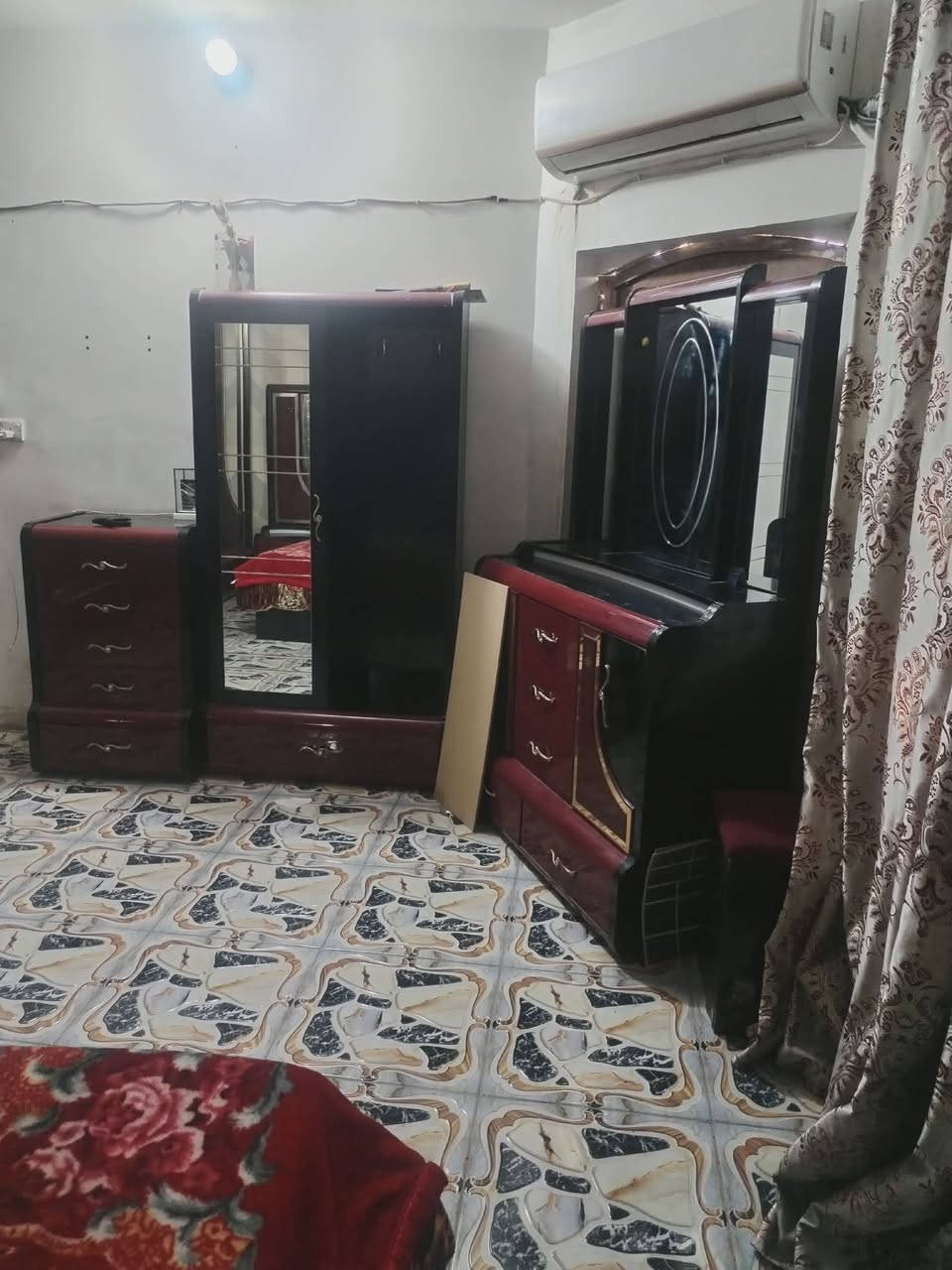 للبيع غرفه تكمه ماليزي نضيفه كلش
سعر مناسب
***********
