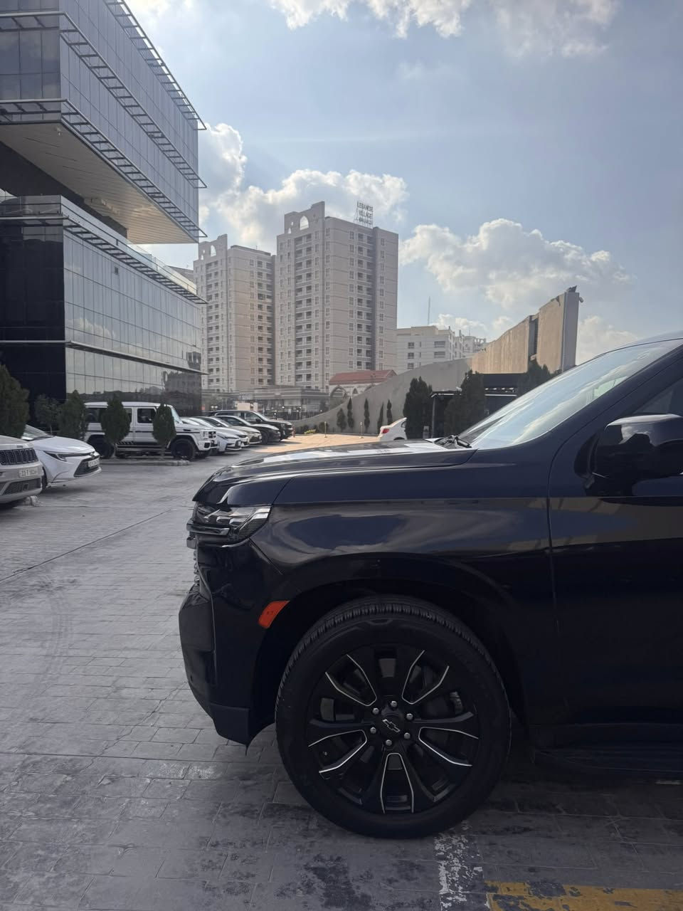 تاهو ls
موديل 2023 امريكي

مرقم بغداد باسمي دخول جديد 

الون : نيلي 

وارد امريكي فقط بنيد صبغ   راديتراته نفسهن صور لحادث مرفوقه بل منشور 

 مصلحه على ايدي 

ماشيه ١٣ الف 

نقطه عمياء 

تحكم استيرن

حساسات أمامي وخلفي

مواصفات ال LS  معروفه

مكان السياره بغداد حي العامل 

السعر (399) وبيه مجال بسط

الاستفسار***********
***********
