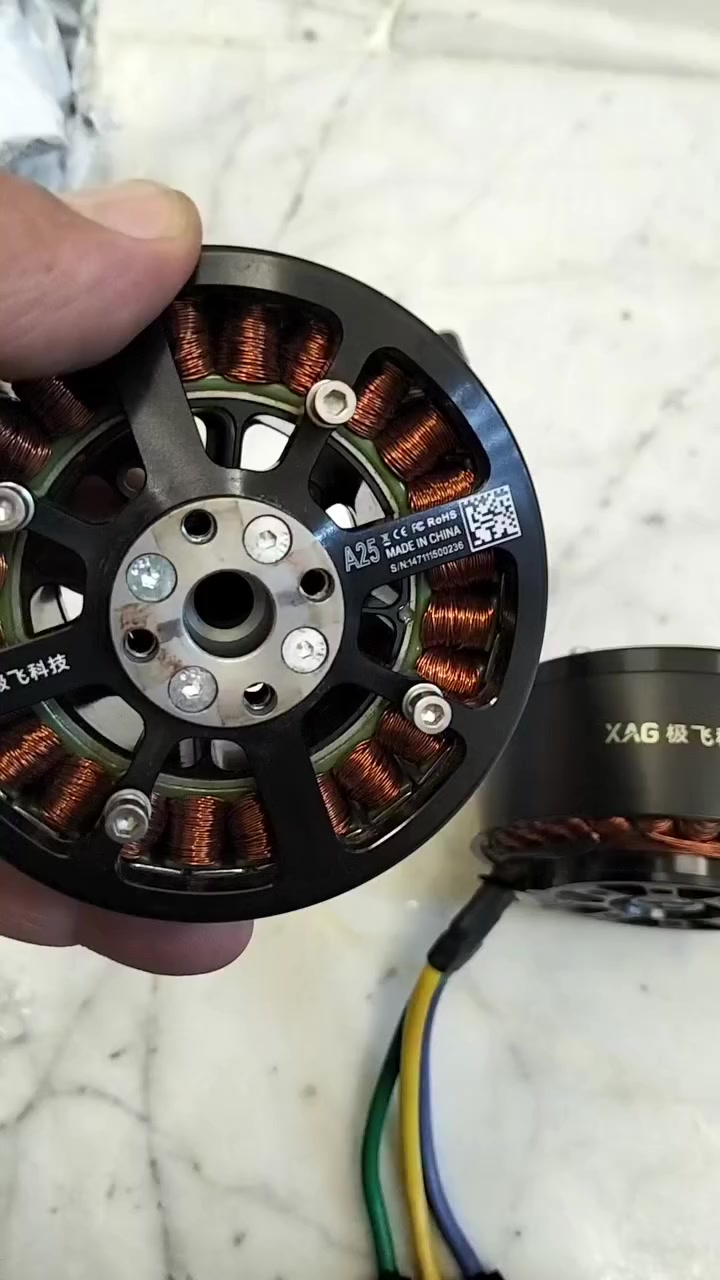 السلام عليكم 
85 KV 
للبيع مواصفات بالصوره


**إذا كنت صاحب هذا الإعلان وتريد حذفه لأي سبب، رجاءا أرسل رسالة إلى الدعم الفني**