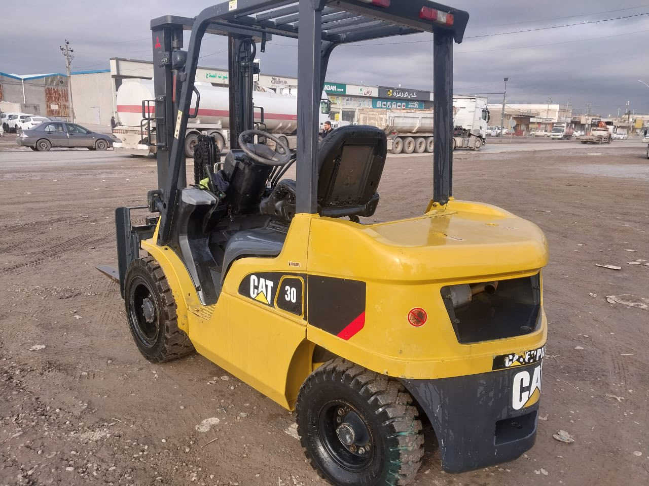 سلام عليكم شوكيه كتر  2014 جديده3طن3 حركات جوب حاويه جك وسطي دخول جديد مكفوله كير او مكينه بلاد ارقام كاتي او منفيست مكاني بغداد البياع ***********
