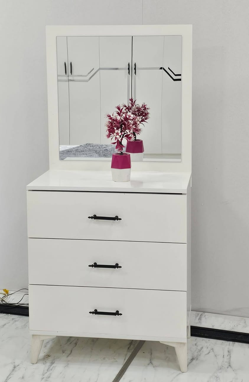 عرض تخفيض اسعار لمده محدوده غرف نوم تركي 5قطع 
كنتور 6 ابواب طول الكنتور مترين و٢٠ سم 
الارتفاع مترين و 10 سم 
الجربايه وي الكومديات 3 متر 
 السعر 600  الف فقط 🔥 
للحجز والاستفسار راسلونا وات ساب 
  ***********
 البصره 
نقل وشد داخل مركز البصره مجاني توجد خدمه توصيل للاقضيه والنواحي والمحافظات الجنوبيه بأسعار مناسبة ملاحظه ما تدفع اي مبلغ قبل لا تنشد وتكمل ابيتك عليكم بس تنزيل الكراتين من السياره لداخل البيت
