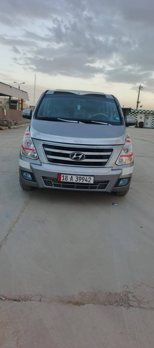 السلام عليكم ستاركس 2018 مسكر ادبلو محوره سبلاين سياره جديده كفاله مصفره من كل شي جاهزه السياره مرايا 20 ويالة 20 بك لايت 20 رقم بابل انكليزي باسمي  الثانويه الجديده للثلاثين باقي التفاصيل أتصال ***********
