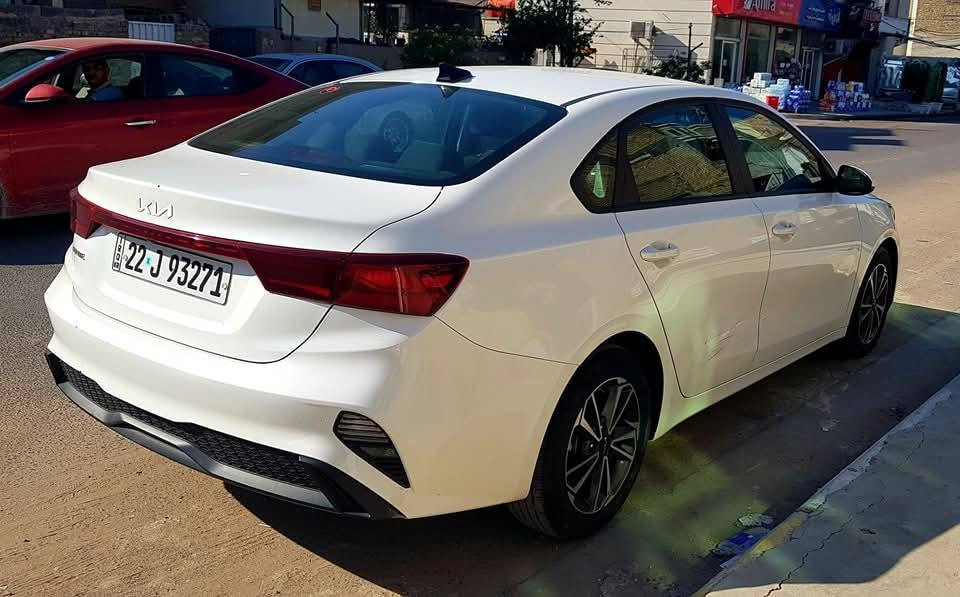 كيا فورتي 2022 ابيض  بدون ايرباك مامشتغل ولا كلوب بالدشبول ضرر فقط باب السايق والجاملغ ومبدلات اصليات ومصبوغات وبيها باب خلفي بي شخوط مال تحميل والسونار موجود
- مكينة ٢٠٠٠
- رادار تحديد مسار وتنبيه وتوقف
- كامرة خلفية دوارة
- درايف مود
- شاشة وسائط واندرويد اوتو
- تحكمات ستيرن وكروز سرعة
- مانع انزلاق
     السعر 148
***********
بغداد حي الجهاد
