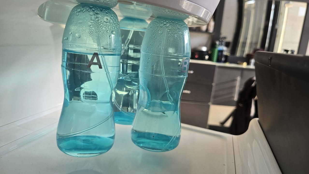 هذا الجهاز هو عبارة عن نظام "Smart Ice Blue" للعناية بالبشرة وتحليلها.
يعمل هذا الجهاز كجهاز "هيدرافيشال" (Hydrafacial) بسبعة وظائف مختلفة، تتضمن التنظيف العميق وعلاج مشاكل البشرة.

يحتوي الجهاز على كاميرا عالية الدقة لتحليل عناصر البشرة الرئيسية، مثل التجاعيد والمسام والبقع اللونية. [1, 2, 3]

 شرح تشغيل جهاز سمارت أيس بلو 
سعرها ٦٦٠ وبي مجال الشراي جهاز نظيف مامستخدم غير ٤ او ٥ مرات على الاتصال *********** 

٠٩‏/٠٤‏/٢٠٢٣ — . ✅️أحدث موديلات أجهزة الهيدرافيشيال جهاز سمارت ايس بلو وبسعر مميز جداااا⚡️⚡️ 1️⃣ كاميرا لتحليل وتحديد وعلاج مشاكل ... أحدث موديلات ...حدث جهاز ...

١٤‏/٠٣‏/٢٠٢٤ لاستيراد الأغذية ال... جيفنشي للعطور  جيفنشي للعطور
