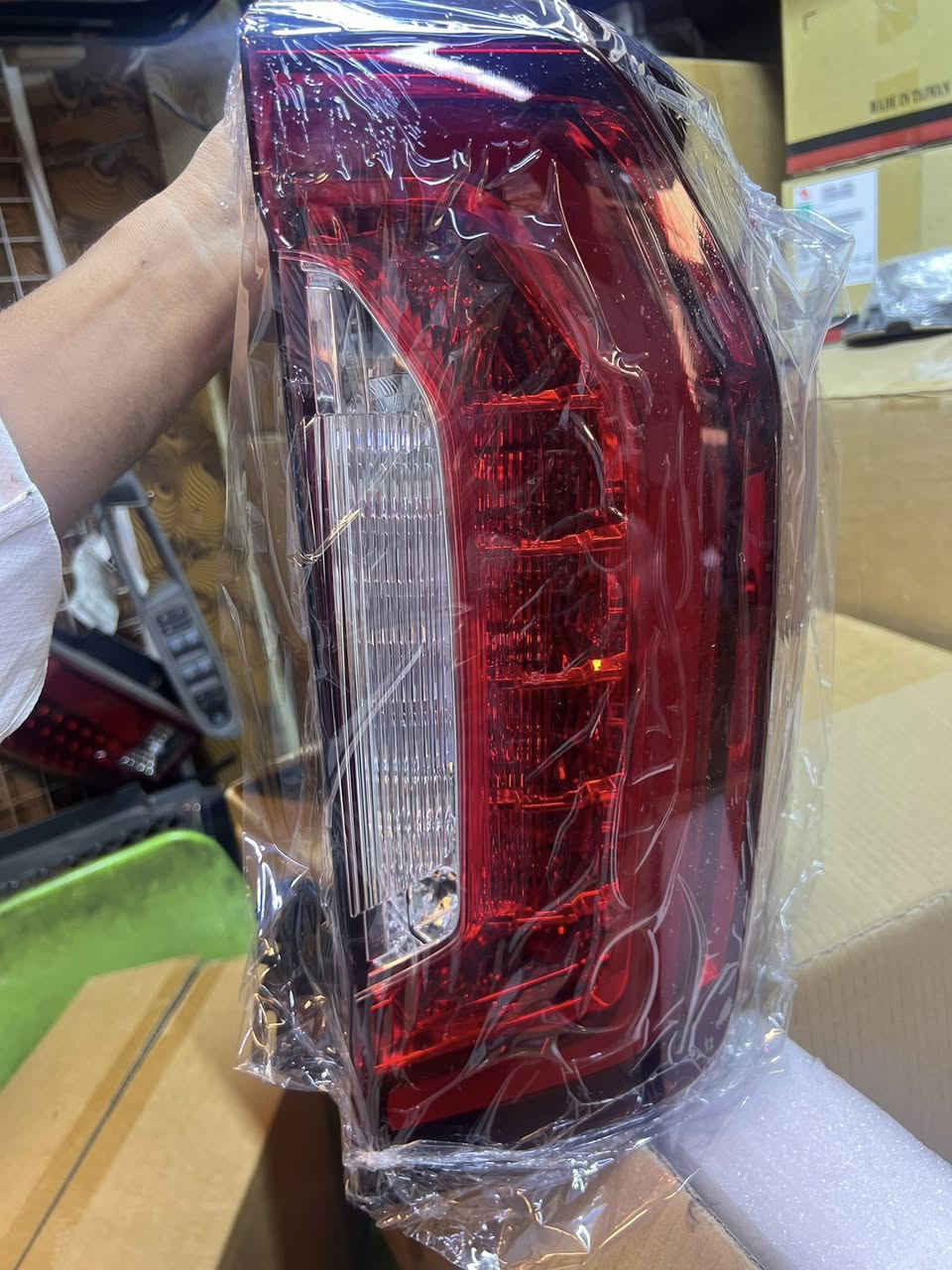 متوفر بك لايت تاهو ويوكن جديد 

موديل 24/21

بغداد ساحه الطيران 

متوفر توصيل جميع مناطق العراق 

***********
