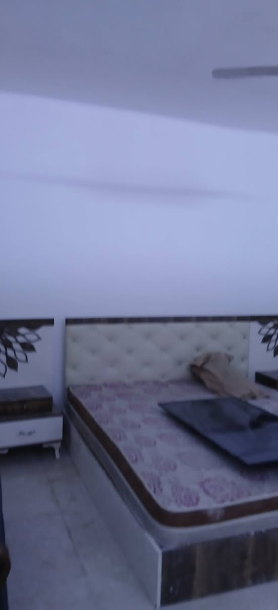 السلام عليكم ورحمة الله وبركاتة صباغ مصري درجة أولى دلل ***********
