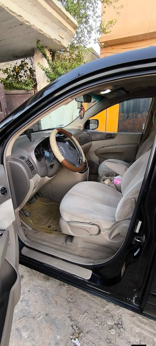 للبيع كيا سيدونا موديل 2006 – وارد أمريكي
السيارة بحالة ممتازة جدًا من ناحية الاستخدام،
المحرك والكير جدد وتم تبديلهم قبل فترة قريبة،
نظام التبريد والتدفئة شغال 100%،
جميع الكهربائيات تعمل بدون أي ملاحظات.
يوجد حادث سابق في صندوق الجنطة فقط، ولا يؤثر على أداء السيارة أو استخدامها اليومي.
السيارة عملية ومناسبة للعائلة والسفر.
📞 للتواصل: ***********
مكاني بابل مركز المدينه
