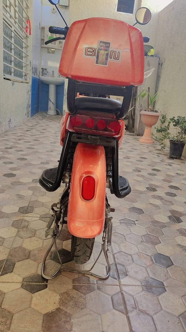 سلام عليكم دراجه شحن جديده استخدام شهرين اشتريتها ب600قصد.  وبيعها ب300نقد العنوان كوت الشهداء
‏‪0784 836 0583‬‏
