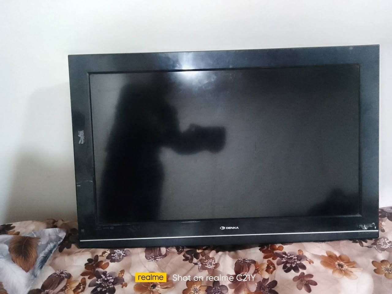 شاشه للبيع نوعيه DENKA حجم 32 تدعم دقه HD بدون انترنيت مدخل HDMI واحد مافتوحه ابدا وضع شركه سعر 50 الاف مكاني موصل حي السماح الثانيه للتواصل ***********
