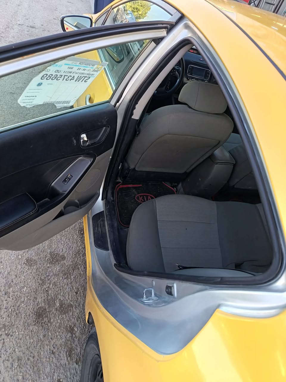 السلام عليكم سياره فورتي للبيع او مراوس   موديل 14 رقم بغداد انكليزي  باقي على تبديل لوحات سنويه لل27   بيها منضومه غاز جديده سياره نضيفه     نقص تبريد  حداديه 80 بلميه   كهربائيات جاهزه كير محرك شرط  شاشه بلادي وكامره مري شفط  محرك 2000 جي دي اي  سونار مرفق بلمشور  السعر88 مجال حك جيه العنوان سماوه الوركاء  تواصل على هاذ رقم ***********
