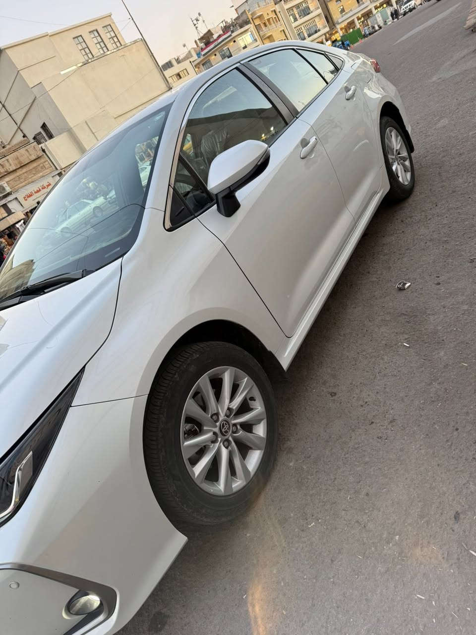 السلام عليكم كورلا خليجي للبيع 
موديل 2024   جيهان 
رقم اربيل باسمي هزه وبراد وسنويه جديده 
فول ما عده الفتحه 
ماشيه 40الف 
بيها قبق الجنطه مبدل بدون قطره دواخل 
ورصعه بل جاملغ الخلفي باقي السياره مكفوله كفاله عامه 
السعر 170وبي مجال 
***********
