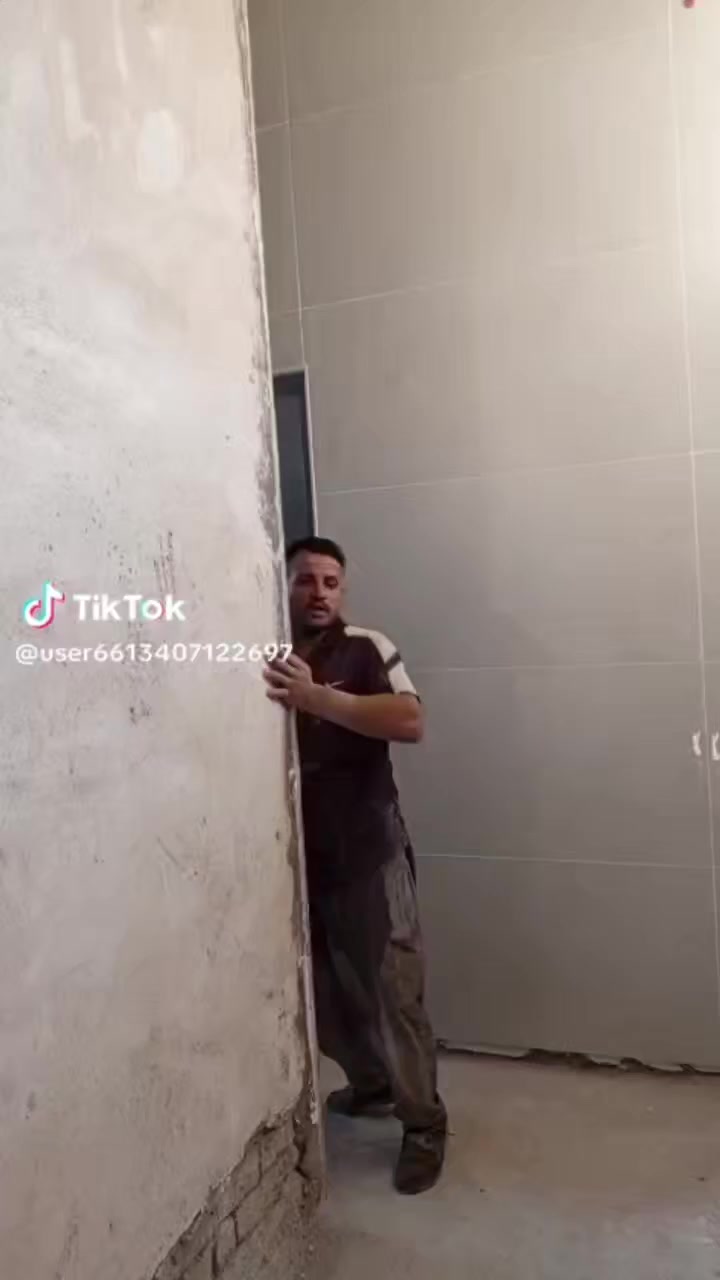 عمل البورسلين والديكورات وشغل هندسي وتصفير الجدار بالليزر على يد حسن الشبلي رقم الهاتف ***********
