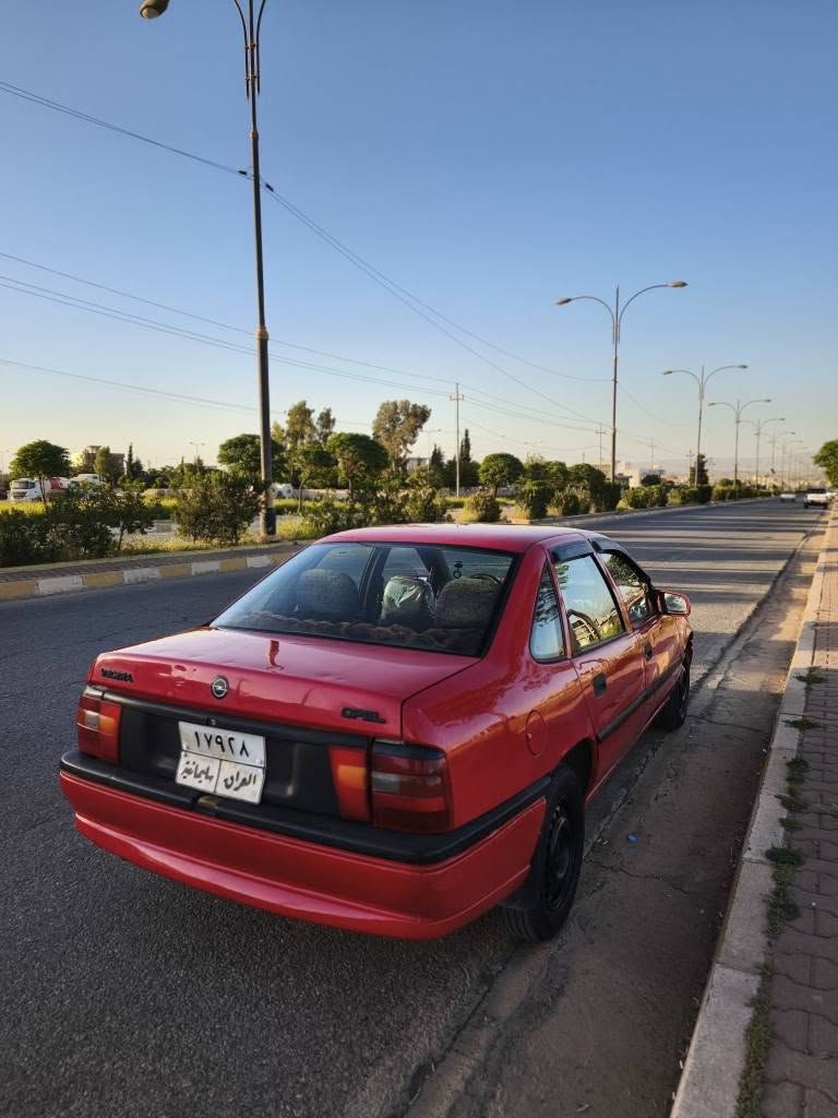 ئۆپڵ مۆدێل 1992
سەیارەکە هەتا بڵێی پاکەو ماڵی دۆستە مەکینە 18 مەرغووب
سەیارەکە ڕەقەم سلێمانیە تەحویلو غەرامە بەشەرت  
سەیارەکە تاقم پێشو دوای تازە داگیراوە ڕۆنی تازە گۆراوە سەیارەی دەستی خۆمە 250مەسروفی تیا نیە گێڕو مەکینەو تەقەو ڕەقە بەشەرت سەیارەکە بێ دەعمو لێدراو بێ بۆیاغە سعری 37 مەجالێکی برایانە . شمشمل, السليمانية


**إذا كنت صاحب هذا الإعلان وتريد حذفه لأي سبب، رجاءا أرسل رسالة إلى الدعم الفني**
