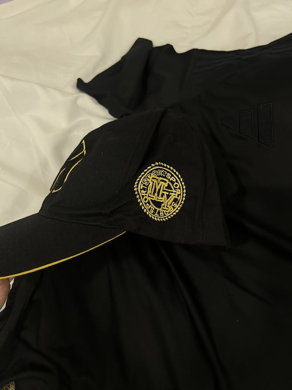 نيويورك يانكيز الغنية  عن التعريف اصلي قطعة تحفة ومسوين عليها تخفيض العيد لحكو اخر قطعة


**إذا كنت صاحب هذا الإعلان وتريد حذفه لأي سبب، رجاءا أرسل رسالة إلى الدعم الفني**